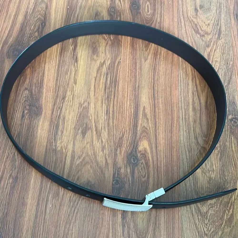 Nike reversible belt black dark brown size medium with silver buckle